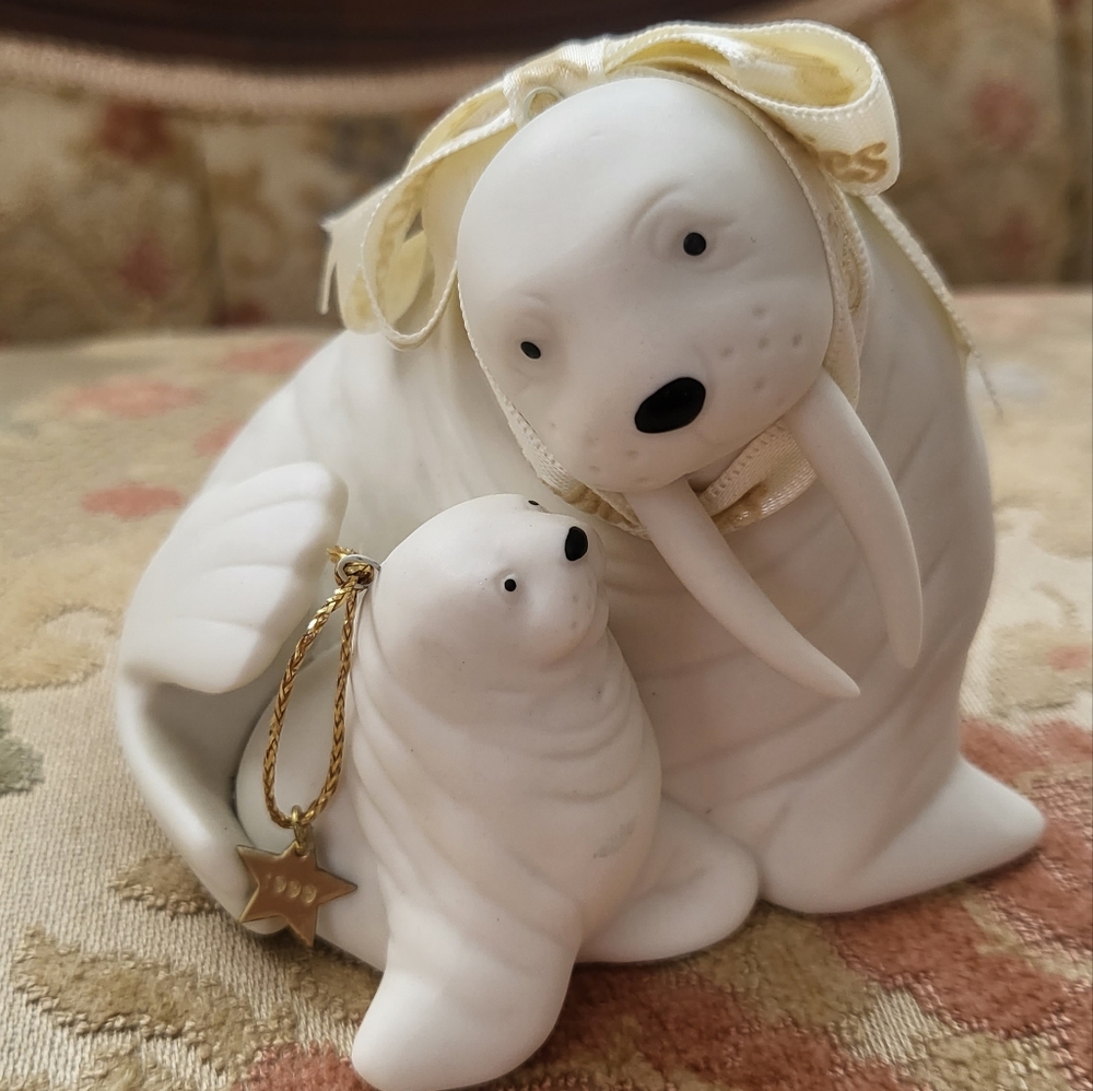 Dept 56 Frosty Frolic Friends, Walrus RETIRED